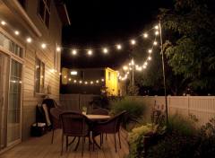 Cómo iluminar mi terraza, balcón o jardín con una guirnalda de luces